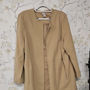 CHICOS SIZE 3 (16/18) Camel Color Sleek Carcoat.